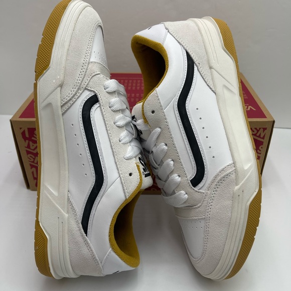 Vans Men’s Hylane
True White/Harvest Gold
VN000D1JEBP Sneakers - Picture 10 of 16